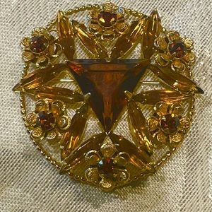 Beautiful vintage rhinestone brooch